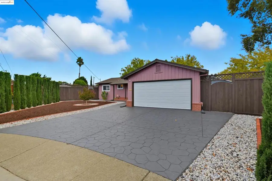 3861 Maplewood Ct, Concord, CA 94519 - Image #3