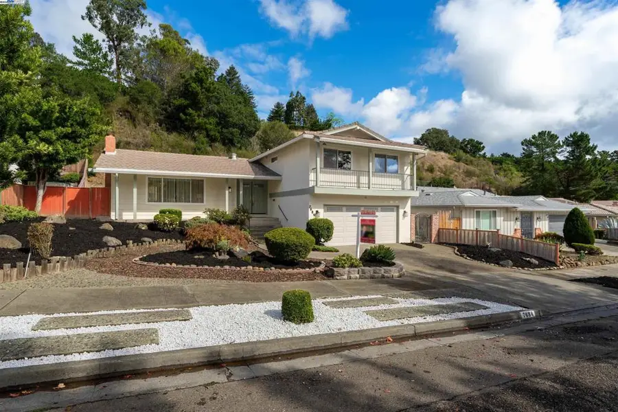 7684 Surrey Ln, Oakland, CA 94605 - Image #3