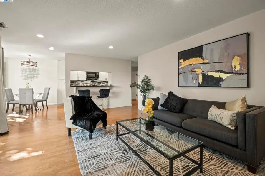 21071 Gary Dr #204, Hayward, CA 94546 - Image #2