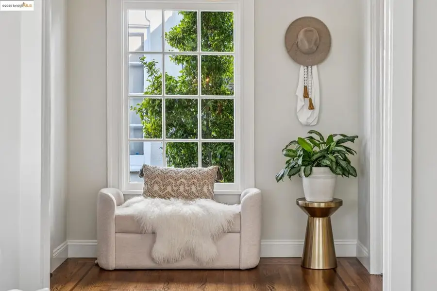 1150 Oakland Ave, Piedmont, CA 94611 - Image #2