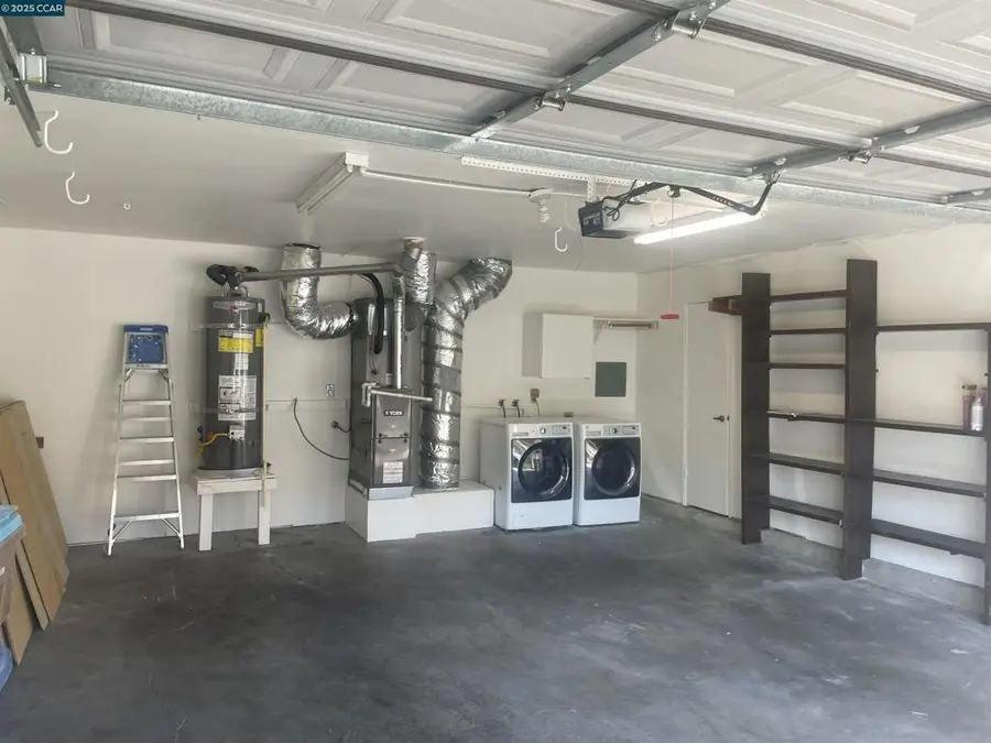 407 Ridgeview Dr, Pleasant Hill, CA 94523 - Image #2