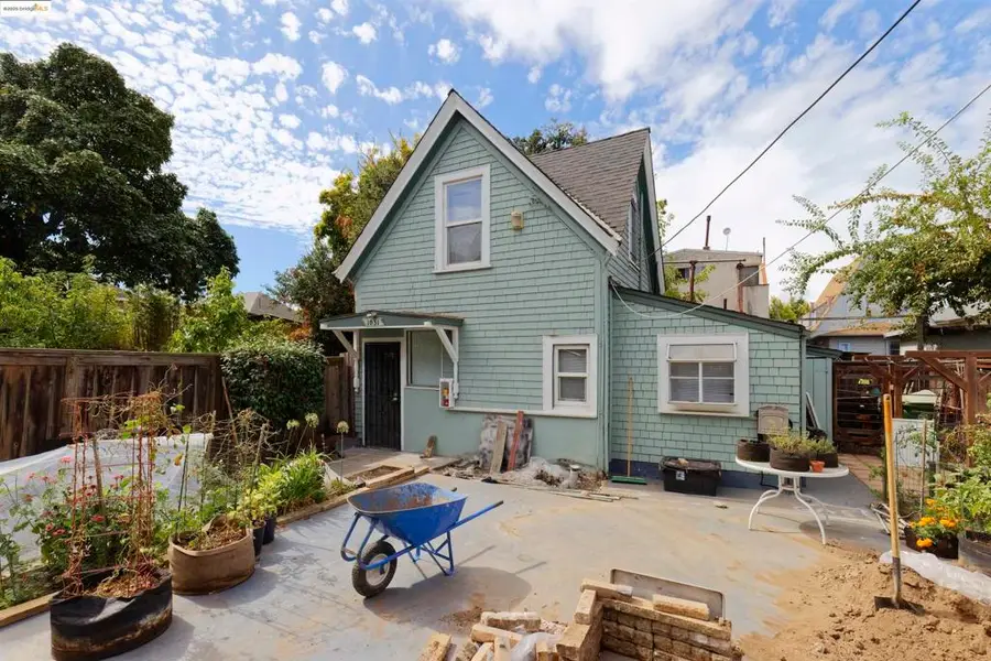 1033 Magnolia St, Oakland, CA 94607 - Image #2