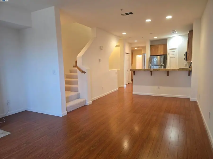 706 City Walk Pl #2, Hayward, CA 94541 - Image #2