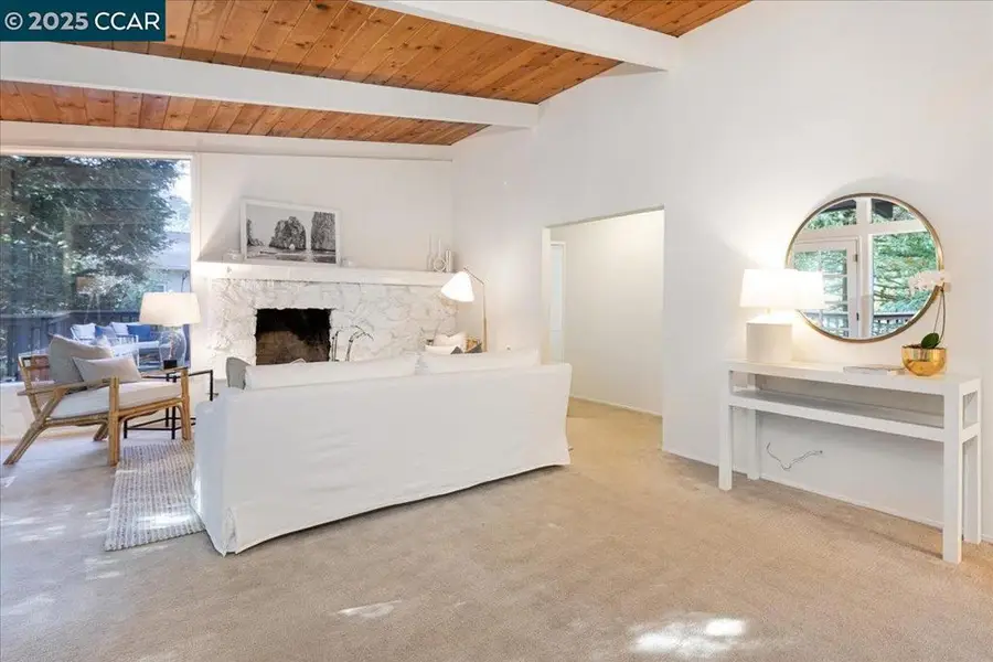 6701 Sobrante Rd, Oakland, CA 94611 - Image #2