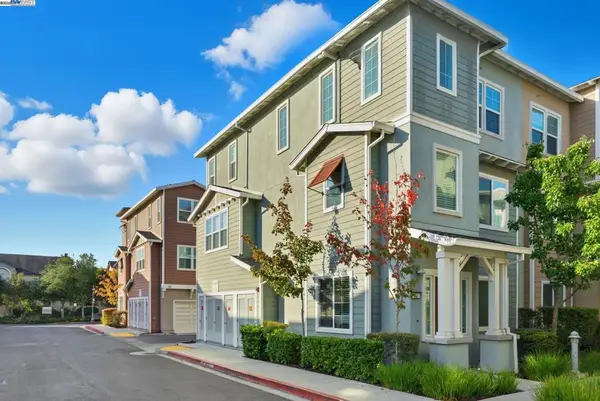 201 Jetty Dr, Richmond, CA 94804