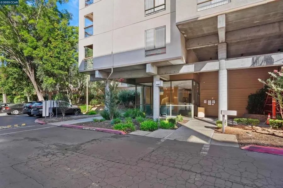 440 N Civic Dr #409, Walnut Creek, CA 94596 - Image #2