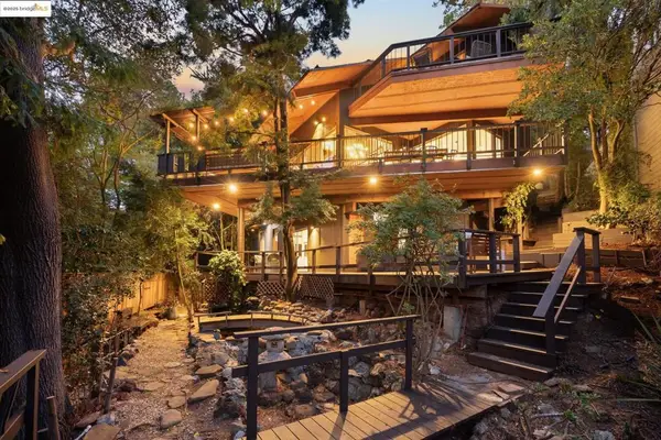 2835 Morley Dr, Oakland, CA 94611