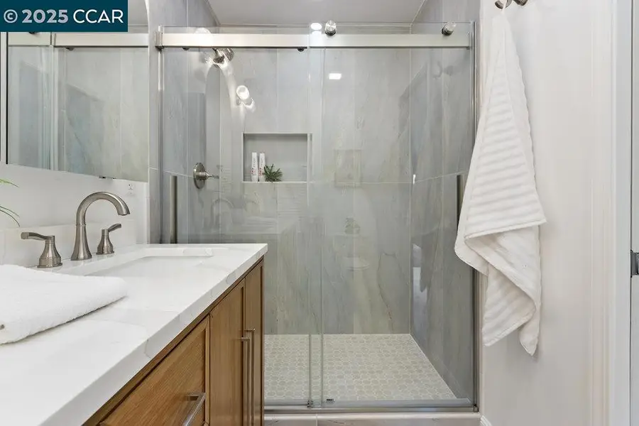 3434 Tice Creek Dr #5, Walnut Creek, CA 94595 - Image #3