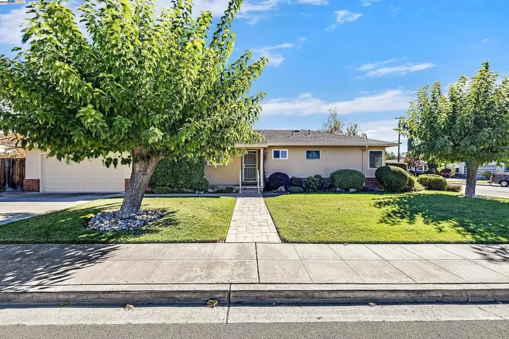 596 Tyler Ave, Livermore, CA 94550 - Image #1