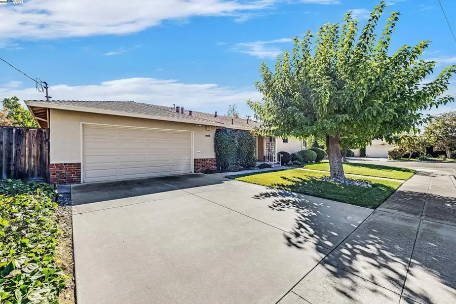 596 Tyler Ave, Livermore, CA 94550 - Image #2