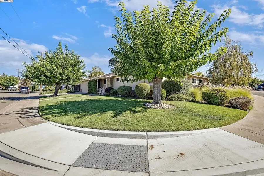 596 Tyler Ave, Livermore, CA 94550 - Image #3