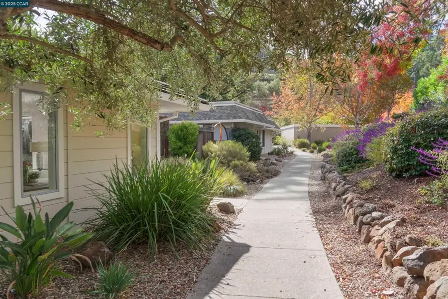 2933 Ptarmigan Dr #3, Walnut Creek, CA 94595 - Image #2