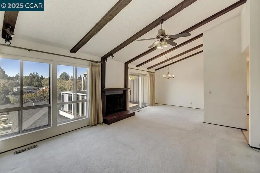 390 Holiday Hills Drive, Martinez, CA 94553 - Image #3