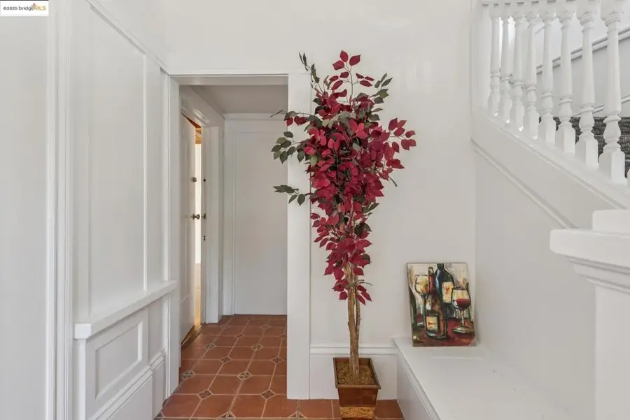 558 58th St, Oakland, CA 94609 - #3