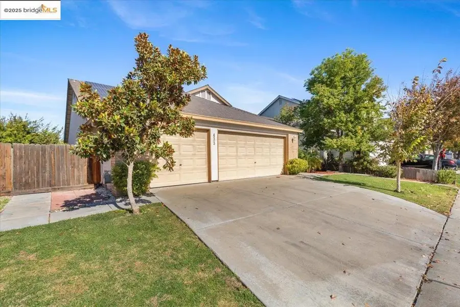 433 Montclair Ln, Tracy, CA 95376 - Image #2