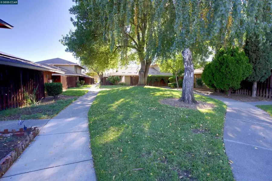 2027 Olivera Rd #C, Concord, CA 94520 - Image #2