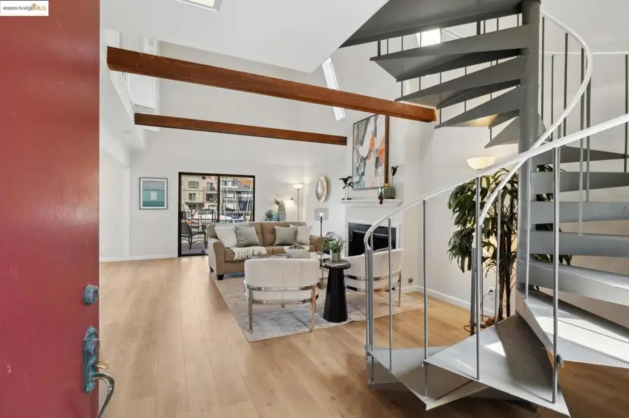 1310 Mallard Dr, Richmond, CA 94801 - Image #2