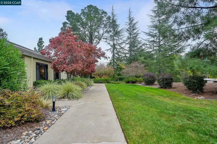 1801 Golden Rain Rd #3, Walnut Creek, CA 94595 - Image #3