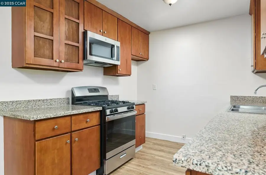 6121 N Haven Dr, North Highlands, CA 95660 - Image #2