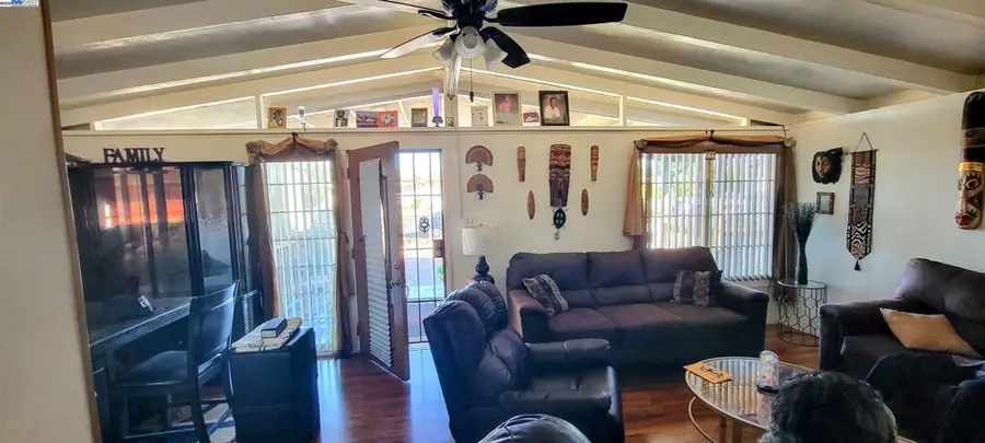 27911 Mandarin Ave, Hayward, CA 94544 - Image #2