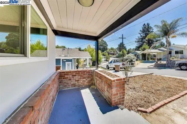 2131 Pomona Ave, Martinez, CA 94553 - Image #3