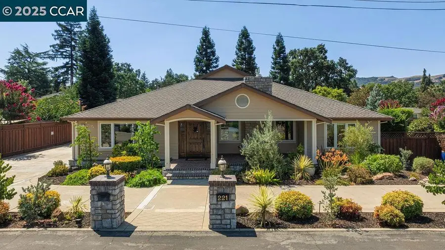 221 El Sobrante Dr, Danville, CA 94526 - Image #2