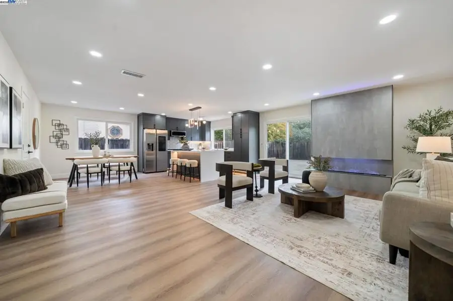 31314 San Andreas Dr, Union City, CA 94587 - Image #2