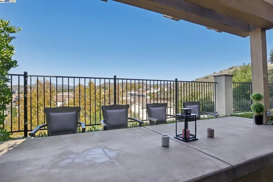 3885 Highpointe Ct, Dublin, CA 94568 - Image #3