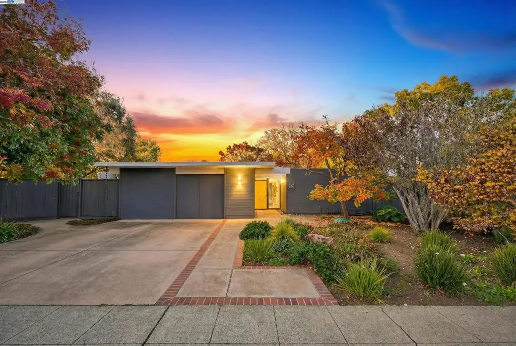 3482 Kenneth Dr, Palo Alto, CA 94303 - Image #1