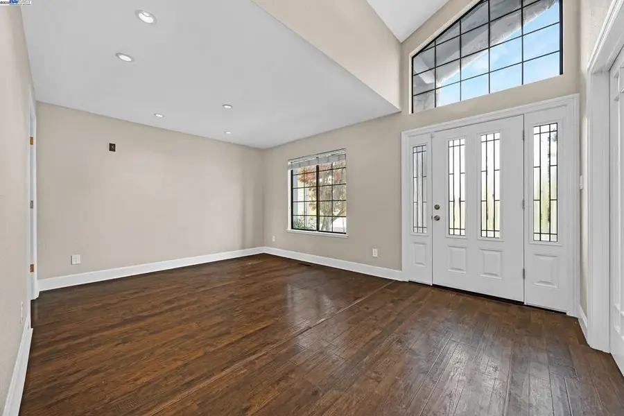 1116 Vista Point Ln, Concord, CA 94521 - Image #3