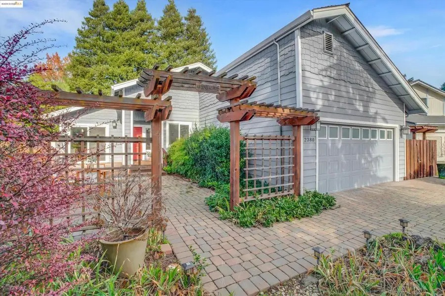 2380 Martinez Ct, Pinole, CA 94564 - Image #2
