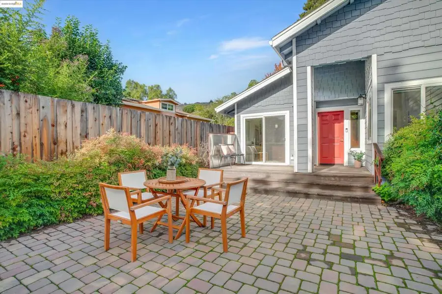 2380 Martinez Ct, Pinole, CA 94564 - Image #3