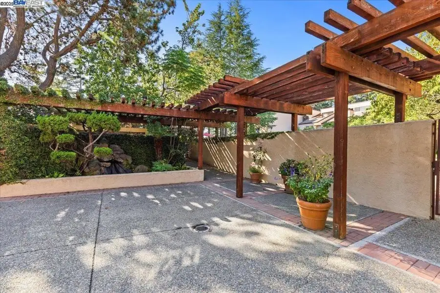 25912 25912 Hayward Blvd #Unit 204, Hayward, CA 94542 - #2