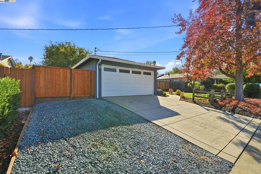 1341 Maryland Dr, Concord, CA 94521 - Image #2