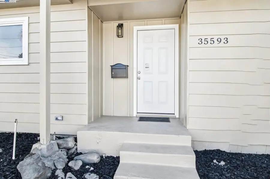 35593 Cleremont Dr, Newark, CA 94560 - Image #2