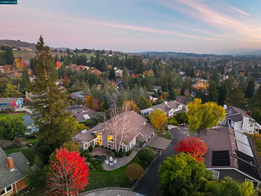 392 Paraiso Dr, Danville, CA 94526 - Image #2