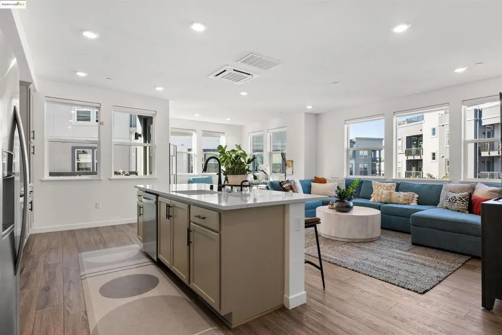 2836 Tradewind Dr, Alameda, CA 94501 - Image #1