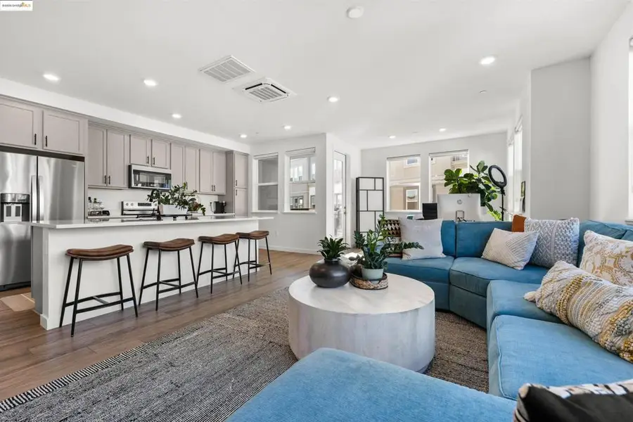 2836 Tradewind Dr, Alameda, CA 94501 - Image #3