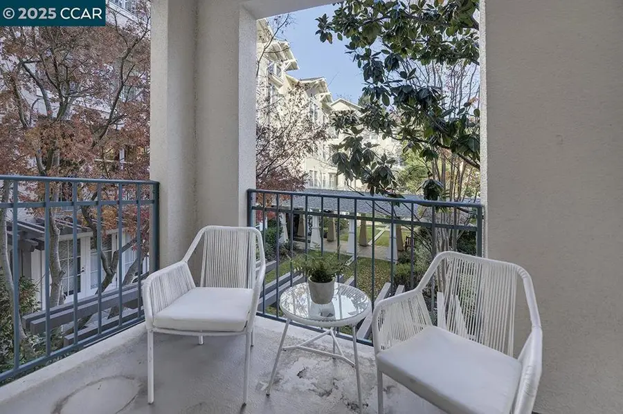 1860 Tice Creek Dr #1239, Walnut Creek, CA 94595 - Image #3