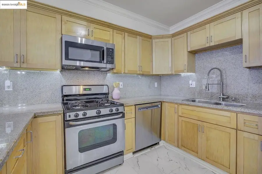 1515 1515 14th Ave #302, Oakland, CA 94606 - #2