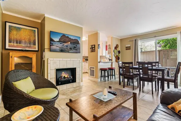 385 Camelback Rd #2, Pleasant Hill, CA 94523