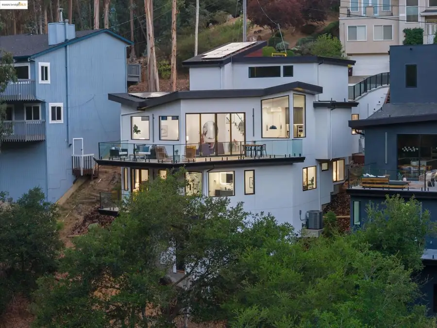 7260 Woodrow Drive, Oakland, CA 94611 - #2