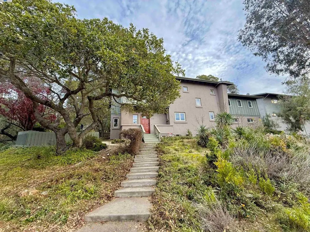 4400 Saint Andrews Rd, Oakland, CA 94605 - #1