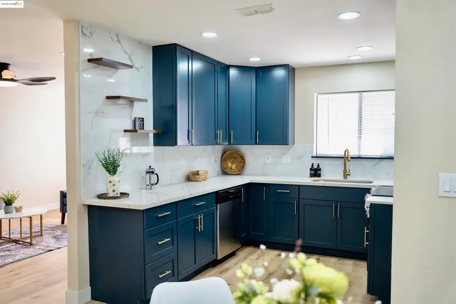 703 Prospector Dr, Stockton, CA 95210 - Image #3