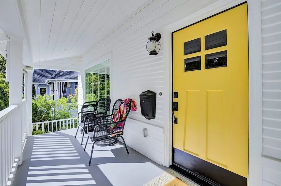 1215 Castro St, Martinez, CA 94553 - Image #2