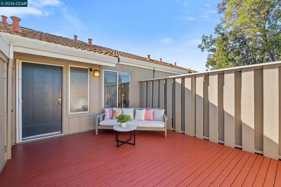 1331 Waterfall Way, Concord, CA 94521 - Image #3