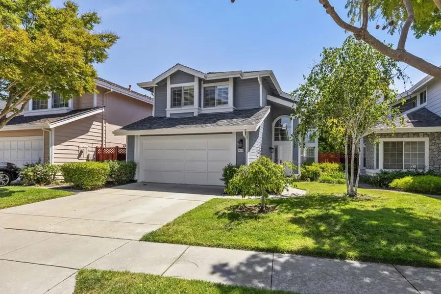 34294 Dunhill Dr, Fremont, CA 94555 - Image #2