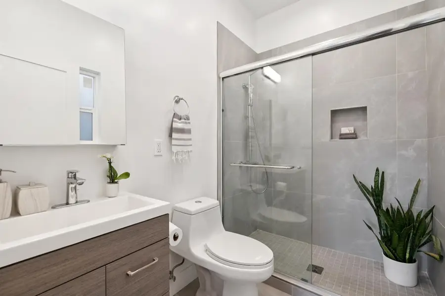 864 Arlington Ave, Oakland, CA 94608 - Image #3