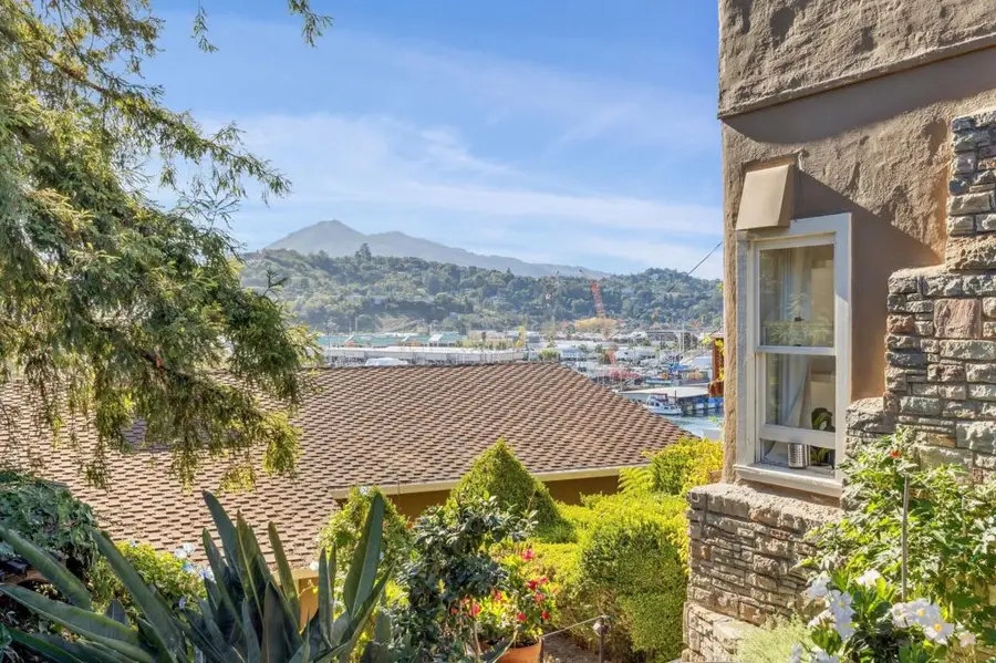 28 Marina Court Dr, San Rafael, CA 94901 - #3
