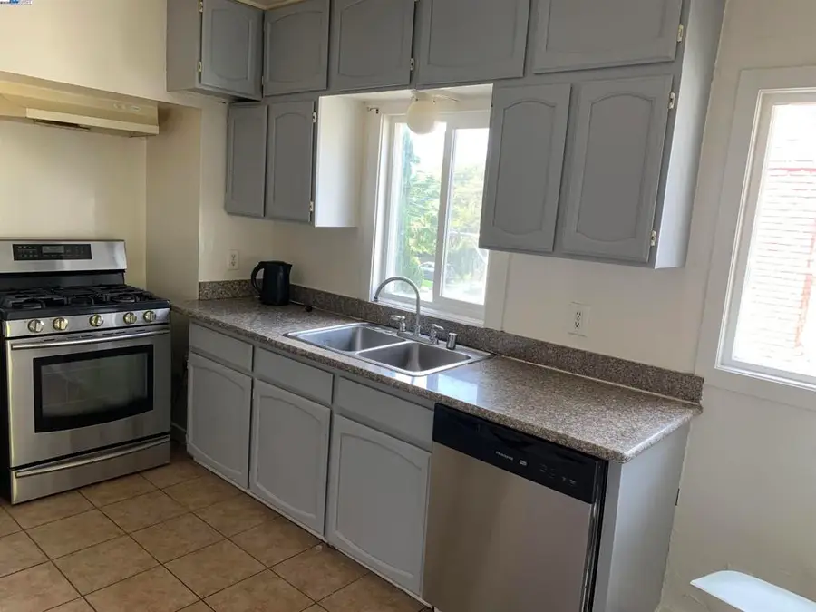 9380 Thermal St., Oakland, CA 94605 - Image #2